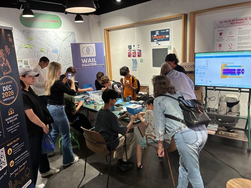 Workshop met deelnemers en begeleiders rond educatieve technologie